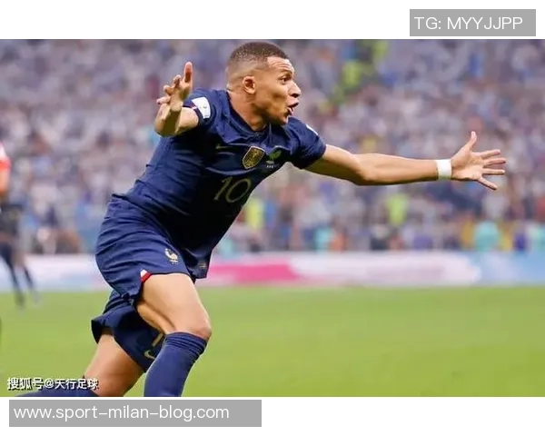 姆巴佩如风般迅捷连过数人一条龙破门展现超凡实力